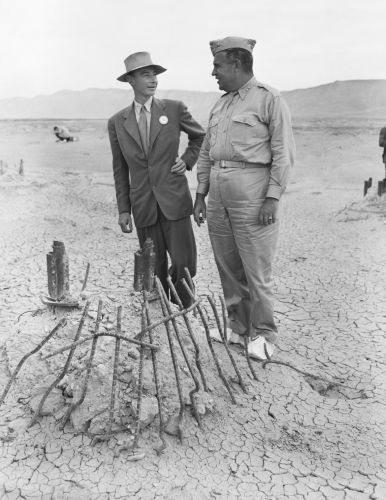 The Manhattan Project and the Federalization of Scientific Power 5 The Manhattan Project and the Federalization of Scientific Power