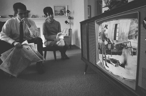 The Vietnam War and the Credibility Gap: Narratives, Media, and Public Trust