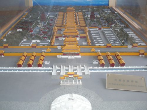 Revolution and the Heavenly Kingdom: The Taiping Rebellion and Hong Xiuquan's Cult