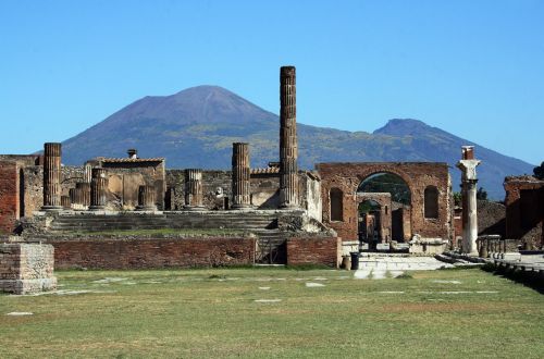 What the Dice-Players Fresco at Pompeii Reveals About Gambling and leisure in Roman Taverns