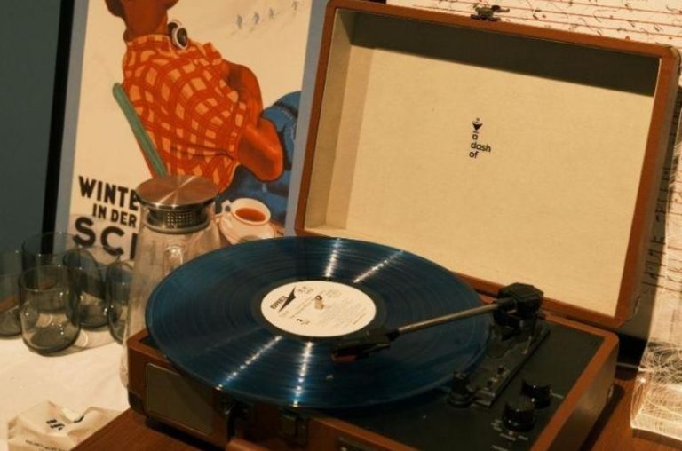 VinylRevival-JeffToring02