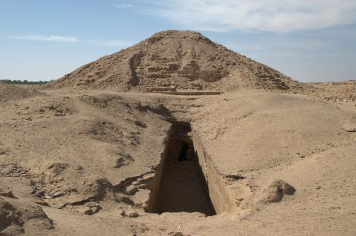 Pyramids Beyond Egypt: A Global History of Monumental Architecture