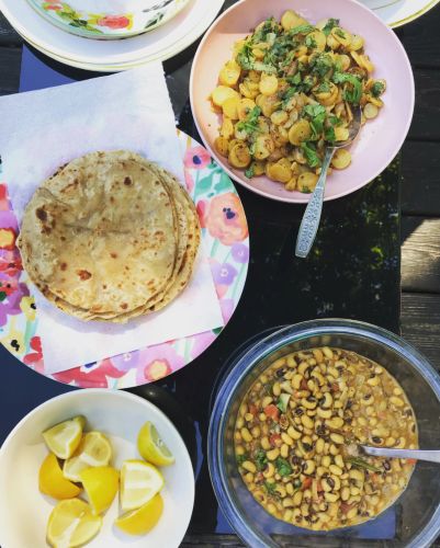 Rolling History: Roti, Women’s Labor, and the Flatbread That Connected Worlds 5 Pakistani brunch spread