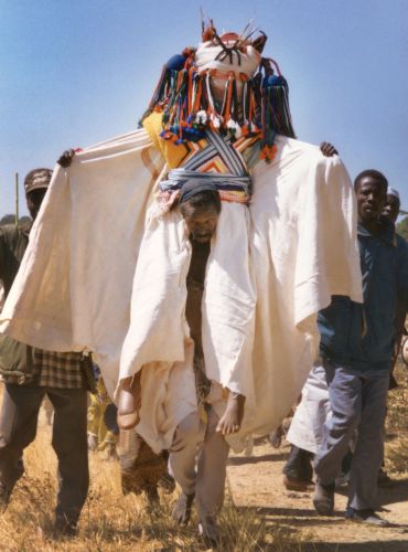 Death as Passage: Mourning and Ancestors in Ancient African Cultures 6 Funerary dance ritual. A blacksmith carries the dressed body. Kapsiki people, North Cameroon.