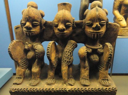 Death as Passage: Mourning and Ancestors in Ancient African Cultures 10 Ibo pottery shrine
