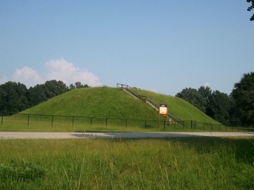 Nanih Waiya, "leaning mountain", mother mound for the Choctaw people