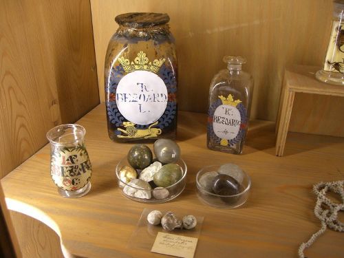 Bezoar Stones and Mummy Powder: The Strange History of Medicines That Didn’t Work 5 Bezoar stones were seen as valuable commodities, sometimes with magical healing properties