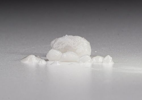 Anhydrous zinc chloride