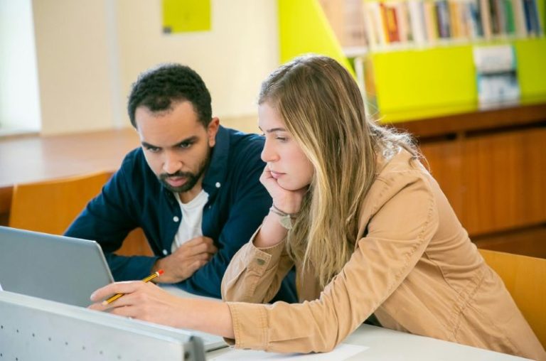 How Digital Learning Is Changing Nursing Education for Adult Students 5 125907-CarlaAdams02