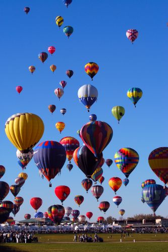Flying High: How Hot Air Balloons Made the Sky Human 14 Mass hot air balloon ascension, 2006