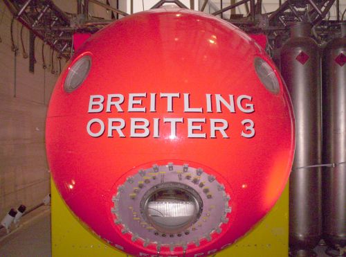 Flying High: How Hot Air Balloons Made the Sky Human 15 Breitling Orbiter 3 gondola end view