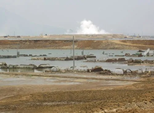 Scale of the Sidoarjo mud hole, with efforts to contain it using embankments