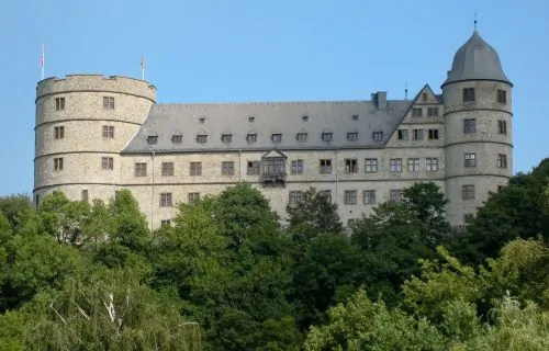Mythology and the Two World Wars: From Ancient Heroes to Nazi Racial Myth 19 Wewelsburg, which Himmler adopted as an SS base on the advice of the occultist Karl Maria Wiligut