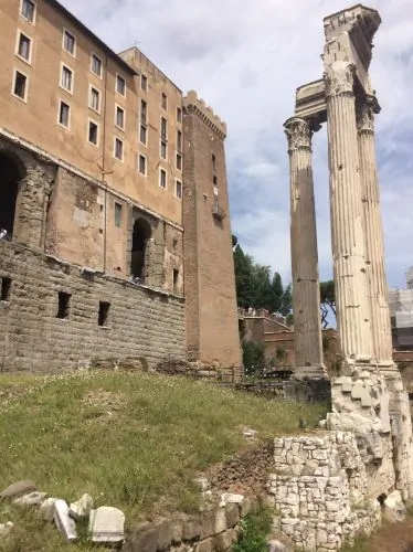 Silence and Compulsion: Trials and Self-Incrimination in Classical Athens and Rome 2 The repurposed ruins of the Roman Tabularium