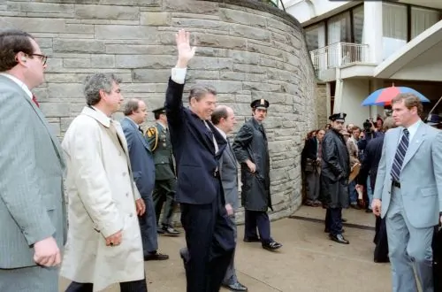 A History the Secret Service and American Executive Protection 14 Ronald Reagan waving just before he was shot on March 30, 1981