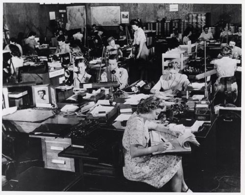 U.S. Army Signals Intelligence Service personnel at Arlington Hall (c. 1943)