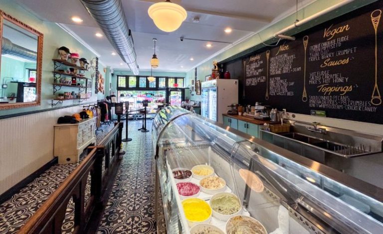 IceCreamShops-Natalie01