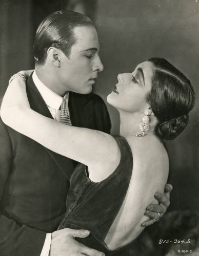 Film still of Valentino and Nita Naldi in Cobra (1925)