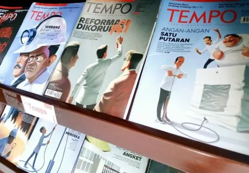 Editions of 'Tempo' magazine are seen on a bookshelf on Oct. 6, 2024