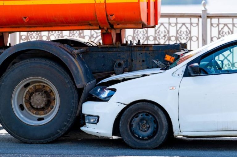 Aug26-27113-CommTruckCrash-ClickIntelligence02