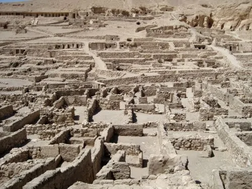 A close up view of the ruins of the worker's village of Deir El Medina