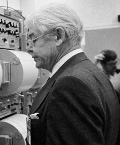 Drilling toward the Mantle: Project Mohole and the Politics of Inner Space, 1957–1966 9 Maurice Ewing in 1972