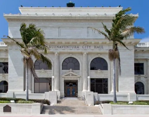 Living as Lucy: A Black Transgender Woman’s Struggle in the Early and Mid-20th Century 9 Ventura City Hall, which formerly was the Ventura County Courthouse from 1913 to 1968
